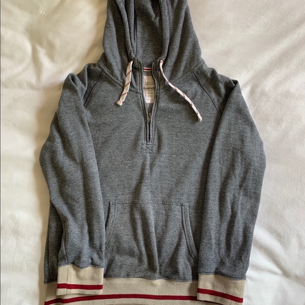 Bluenote sweatshirt.